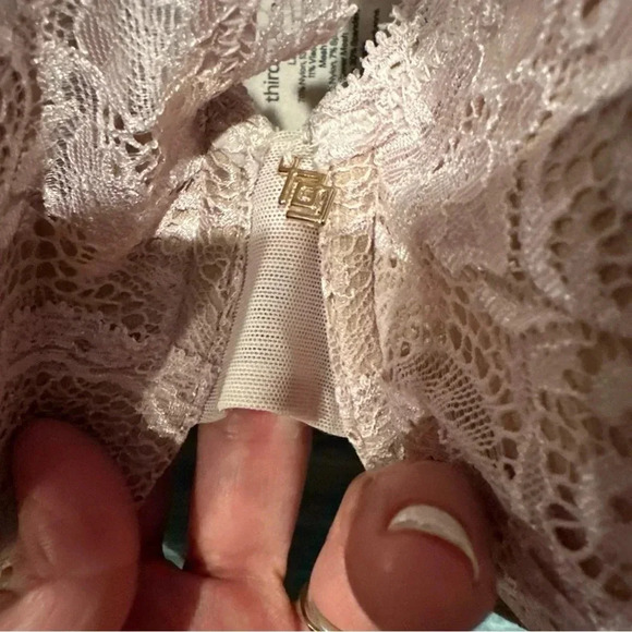 THIRD LOVE BRA WOMENS PINK
4OF Used - Picture 2 of 11
